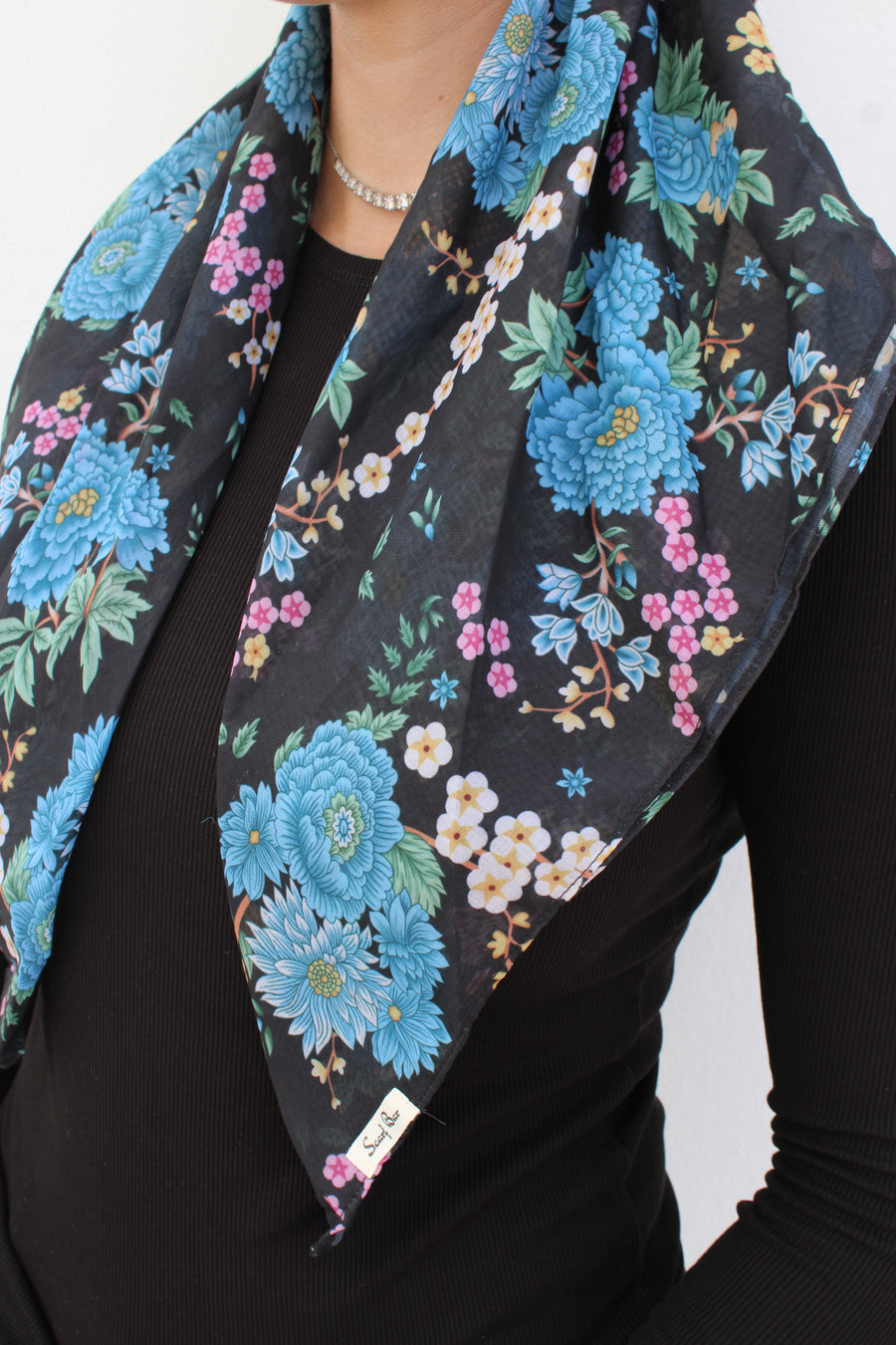 The Scarf Bar Versatile Pretied - VP-TSB