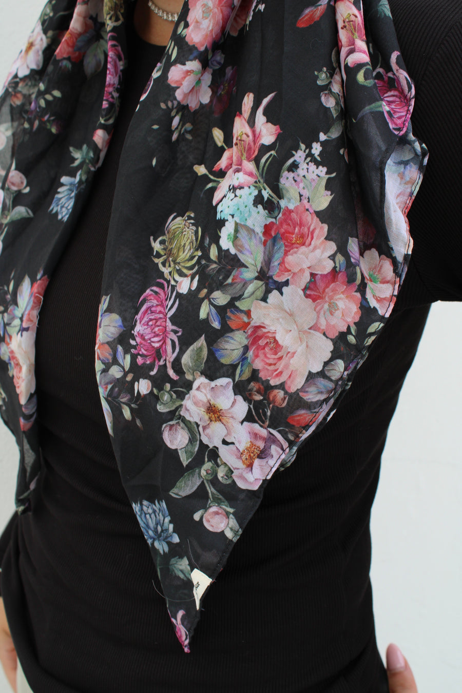 The Scarf Bar Versatile Pretied - VP-TSB
