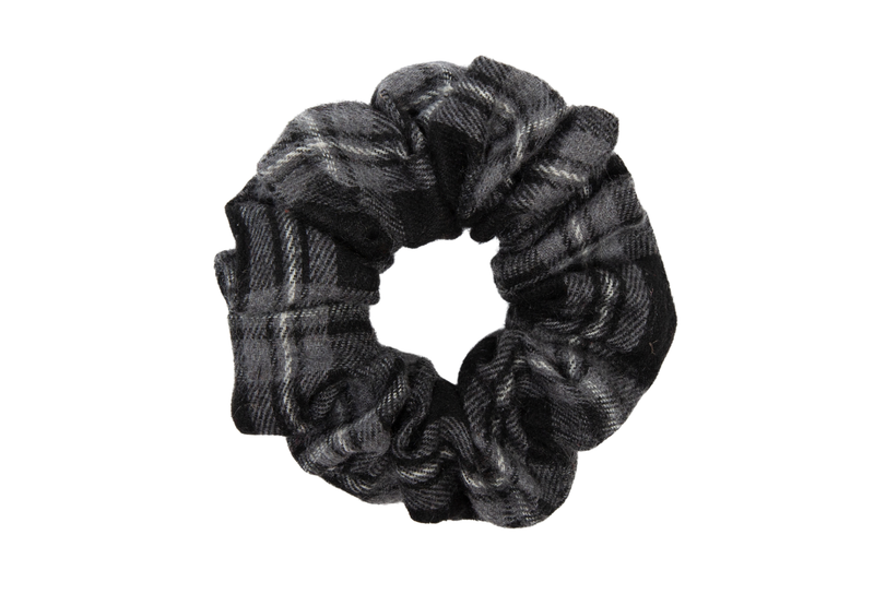 Heirlooms Winter Check - Scrunchie - P1712S